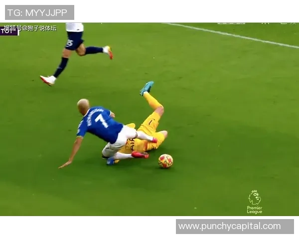 英超赛场尤文图斯大胜马竞争议判罚引发全场热议