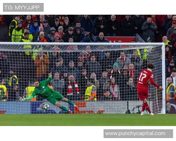 足总杯精彩对决利物浦逆转巴黎圣日耳曼补时绝杀引爆全场热情