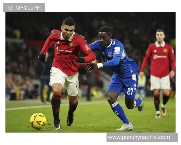 足总杯精彩对决曼联与阿森纳战成平局乌龙球成比赛转折点分析